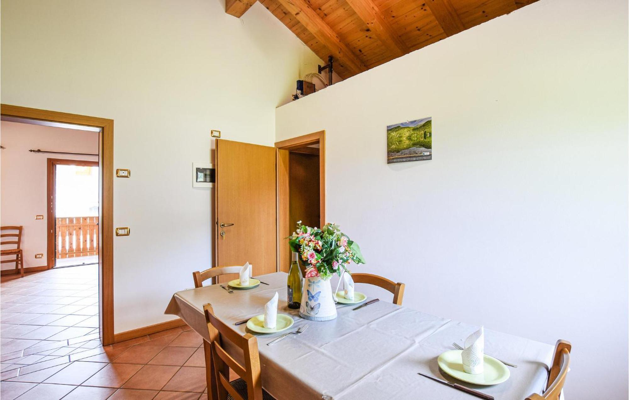 Beautiful Apartment In Lamon With Wifi エクステリア 写真