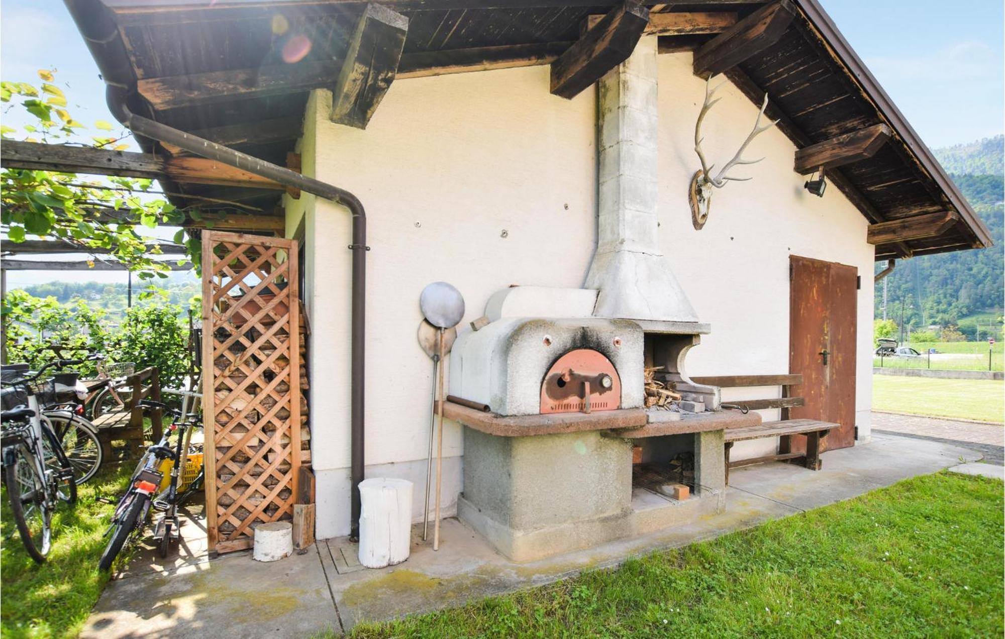 Beautiful Apartment In Lamon With Wifi エクステリア 写真