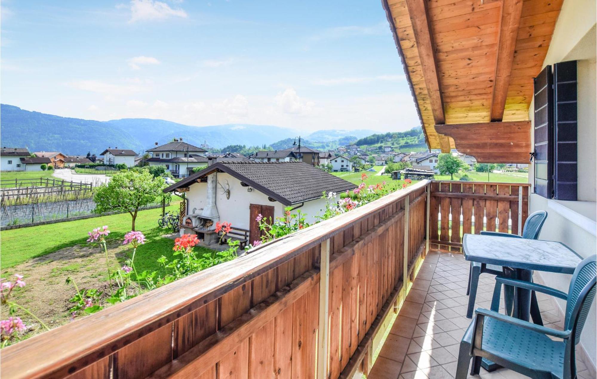 Beautiful Apartment In Lamon With Wifi エクステリア 写真